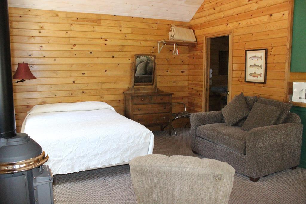 Twin Lakes Resort Bridgeport Rum bild