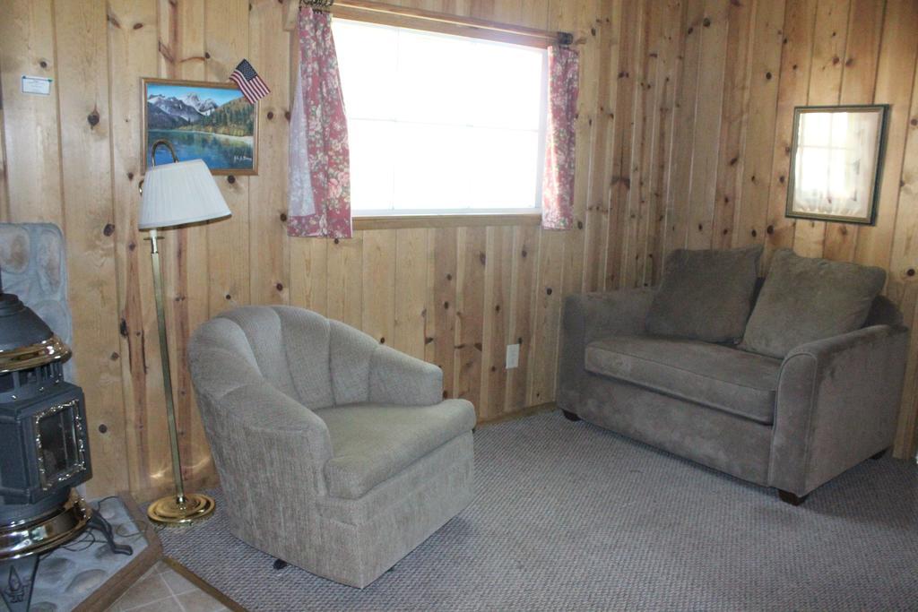 Twin Lakes Resort Bridgeport Rum bild