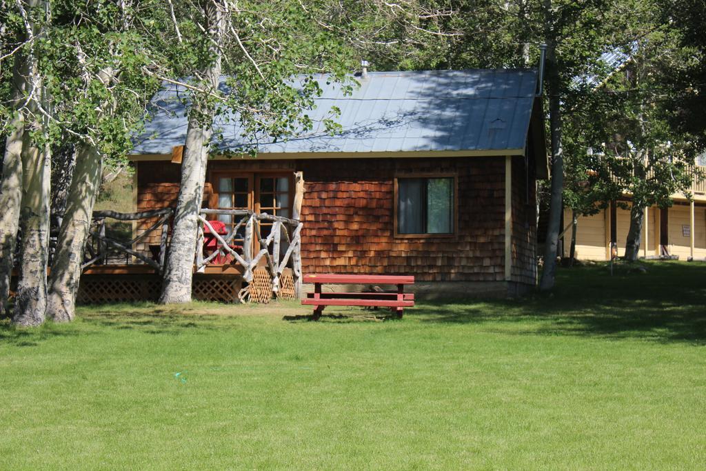Twin Lakes Resort Bridgeport Rum bild