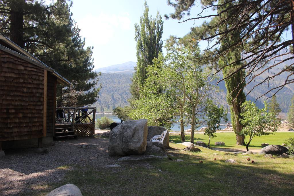 Twin Lakes Resort Bridgeport Rum bild