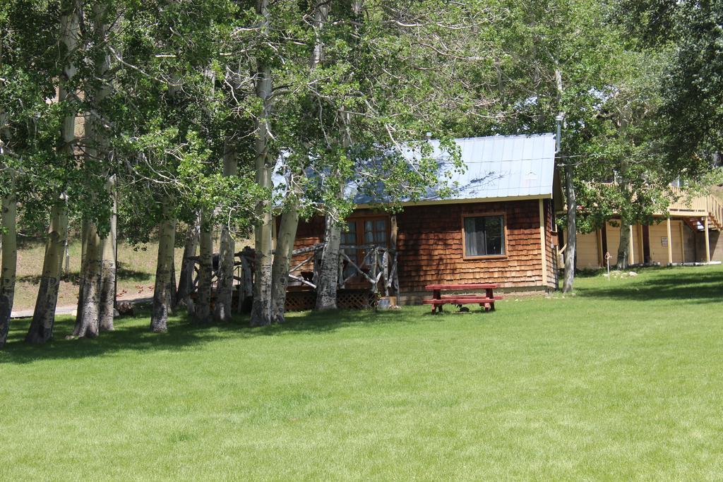 Twin Lakes Resort Bridgeport Exteriör bild