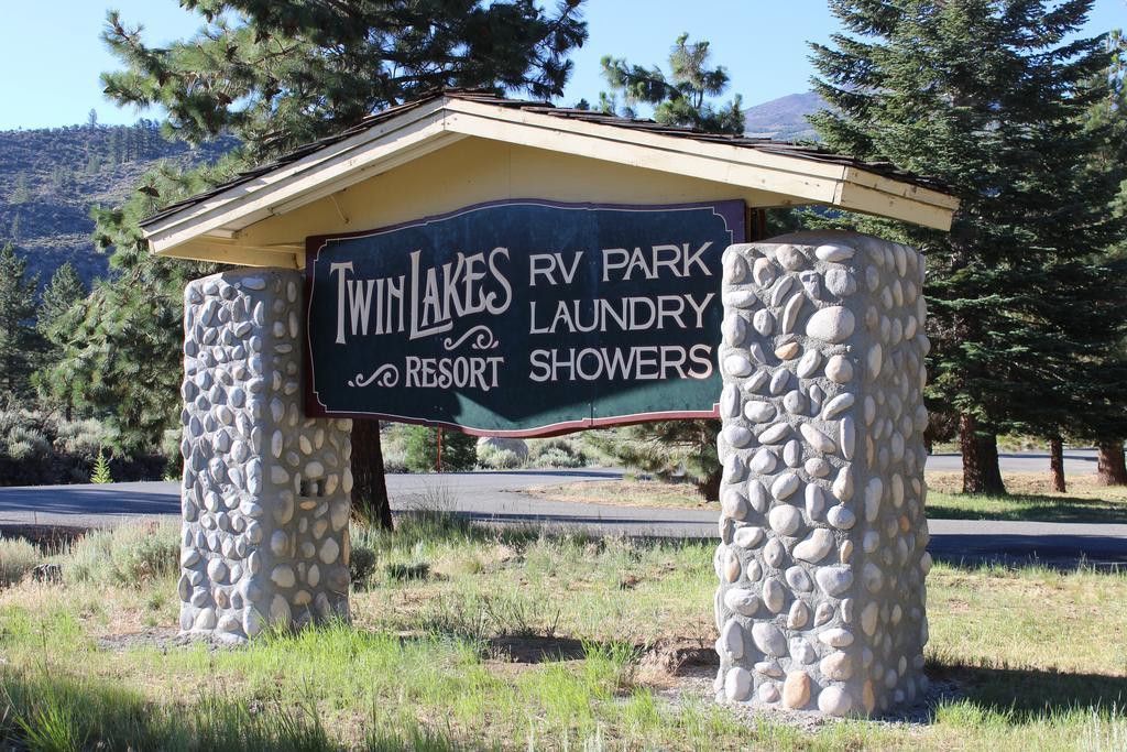 Twin Lakes Resort Bridgeport Rum bild